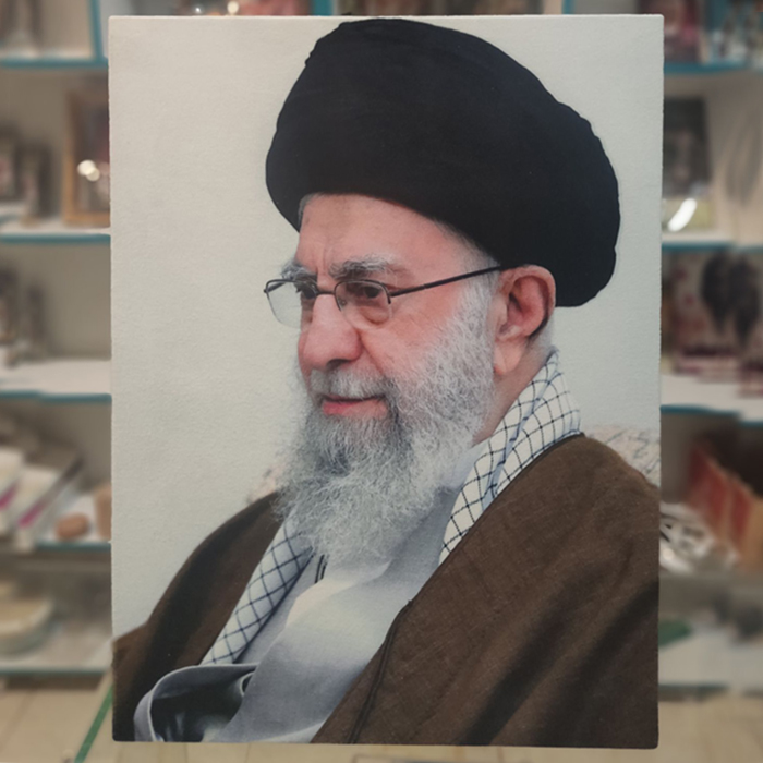 تابلو بوم مخمل طرح رهبری مدل K02